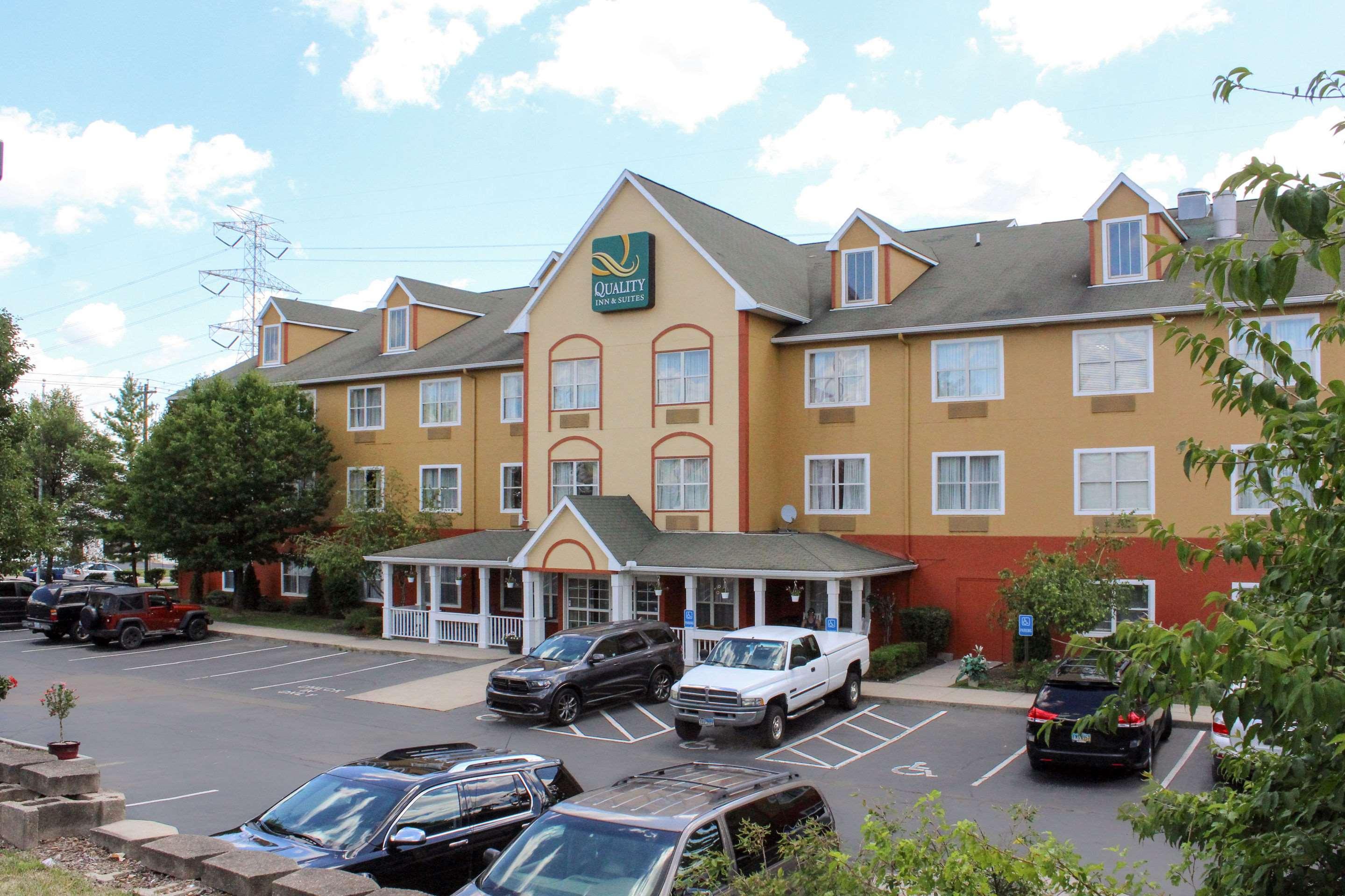 Quality Inn & Suites Cincinnati Sharonville Eksteriør billede